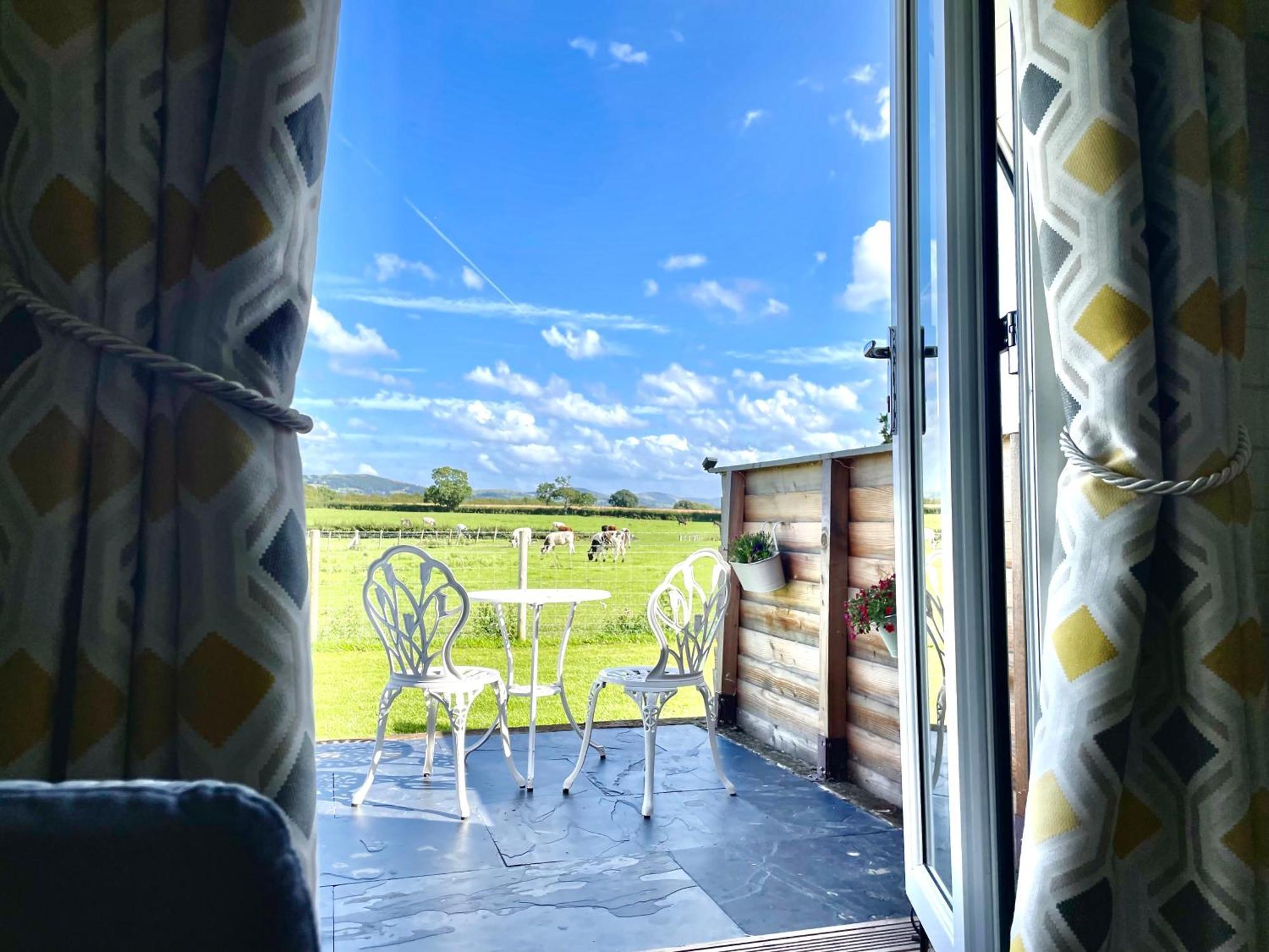 Abbey Farm Luxury Glamping Hotel Rhuddlan Eksteriør billede