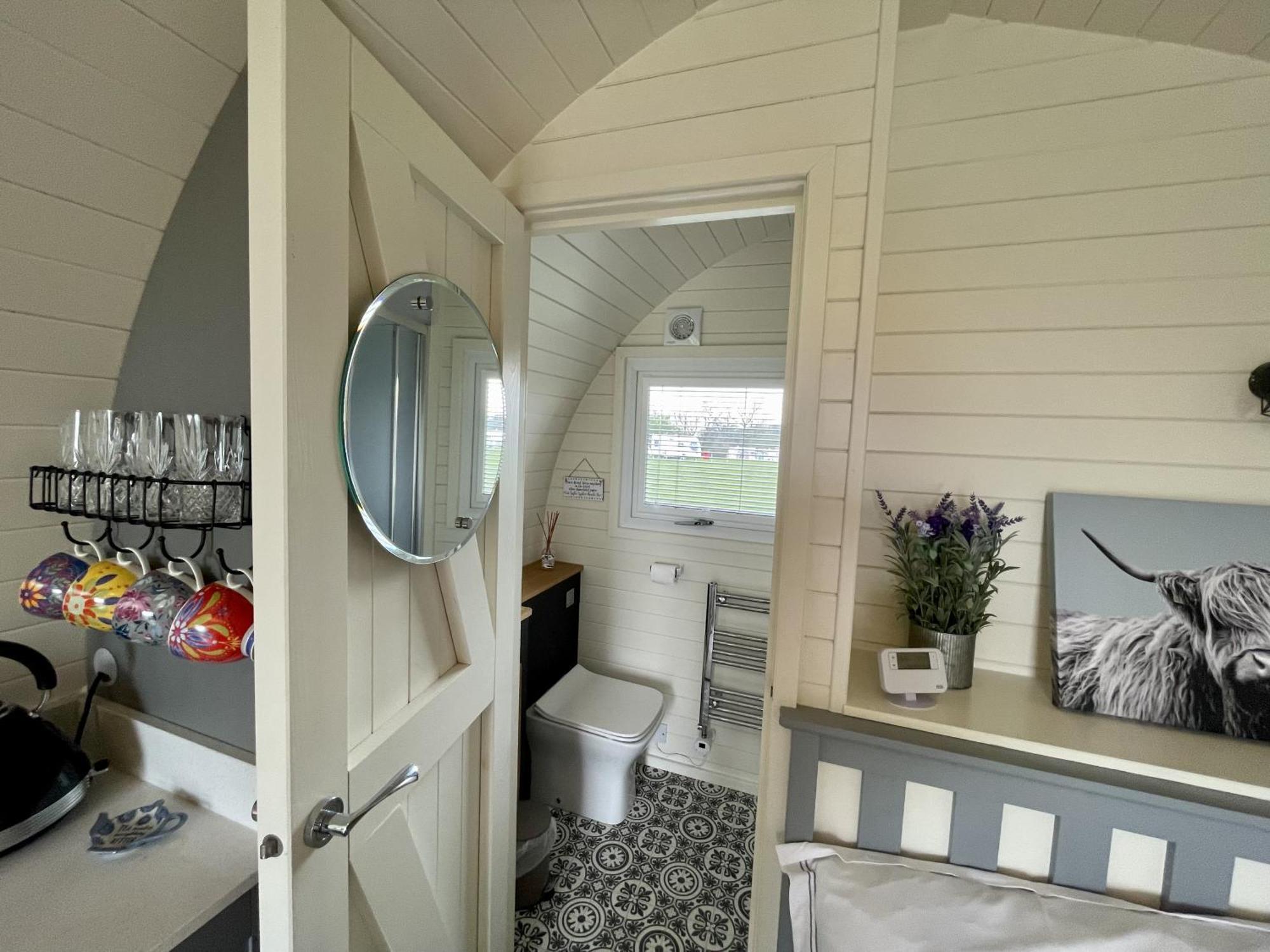 Abbey Farm Luxury Glamping Hotel Rhuddlan Eksteriør billede