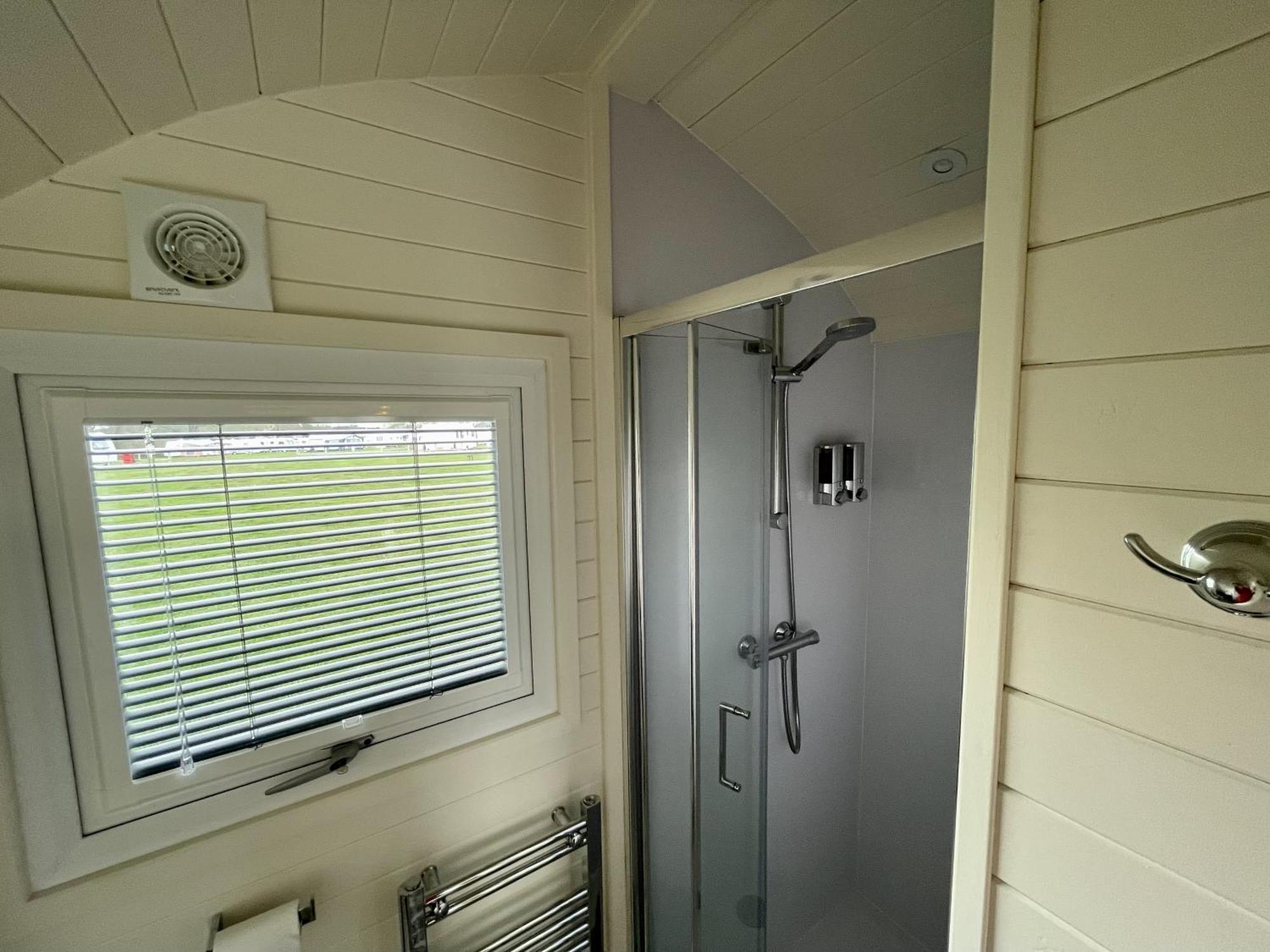 Abbey Farm Luxury Glamping Hotel Rhuddlan Eksteriør billede